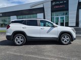 Used 2022 GMC Terrain SLE w/ Driver Convenience Package image 3