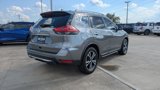 Used 2018 Nissan Rogue SL image 3