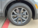 Used 2022 Volkswagen Tiguan SE image 5