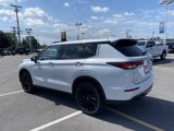 Used 2023 Mitsubishi Outlander SE Black Edition image 3