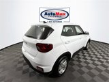 Used 2022 Hyundai Venue SE image 2