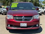 Used 2019 Dodge Grand Caravan SXT image 2