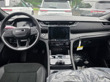 New 2025 Jeep Grand Cherokee Laredo image 2