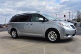 Used 2017 Toyota Sienna XLE Premium image 4