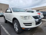 Used 2010 Volkswagen Touareg TDI image 5