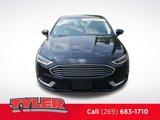 Used 2018 Ford Fusion SE w/ Fusion SE Technology Package image 2