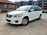 Used 2012 Volkswagen Routan SEL image 3