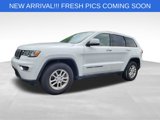 Used 2018 Jeep Grand Cherokee Laredo image 2