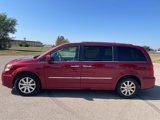 Used 2016 Chrysler Town & Country Touring w/ Driver Convenience Group image 4