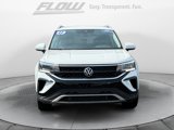 Certified 2022 Volkswagen Taos SE image 2