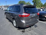 Used 2017 Toyota Sienna XLE Premium image 3
