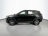 Used 2017 Jeep Compass Latitude w/ Popular Equipment Group image 5