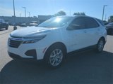 Used 2022 Chevrolet Equinox LS image 2
