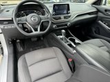 Used 2023 Nissan Altima 2.5 SV image 2