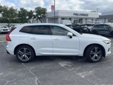 Used 2018 Volvo XC60 T5 Momentum w/ Vision Package image 2