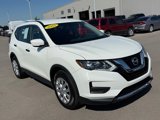Used 2017 Nissan Rogue S image 2