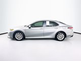 Used 2019 Toyota Camry LE image 4