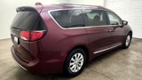 Used 2018 Chrysler Pacifica Touring-L w/ Premium Audio Group image 6