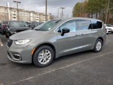 New 2025 Chrysler Pacifica Select image 3