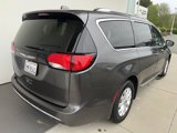 Used 2019 Chrysler Pacifica Touring-L image 4