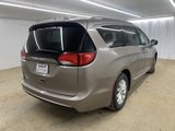 Used 2018 Chrysler Pacifica Touring-L image 4