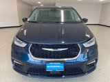 Used 2023 Chrysler Pacifica Touring-L image 2