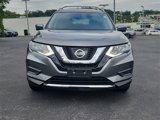Used 2017 Nissan Rogue SV w/ SV Premium Package image 2