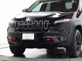 Used 2017 Jeep Cherokee Trailhawk image 3