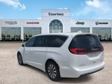 Used 2022 Chrysler Pacifica Touring-L image 3