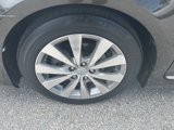 Used 2011 Toyota Avalon Limited image 2