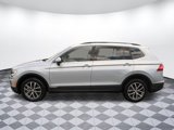 Used 2019 Volkswagen Tiguan SE w/ Panoramic Sunroof Package image 2