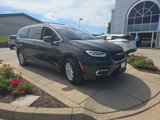 Used 2022 Chrysler Pacifica Touring-L image 3