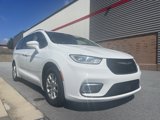Used 2022 Chrysler Pacifica Touring-L image 3