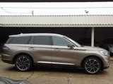 Used 2020 Lincoln Aviator Reserve w/ Equipment Group 202A image 2