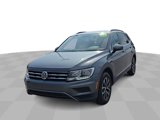 Used 2020 Volkswagen Tiguan SE w/ Panoramic Sunroof Package image 2