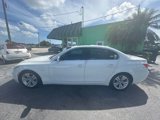 Used 2010 BMW 528i Sedan image 3