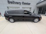 New 2025 Chrysler Pacifica Select image 4