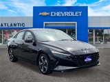 Used 2023 Hyundai Elantra Limited w/ Preferred Accessory Package image 2