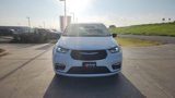 New 2025 Chrysler Pacifica Select image 3