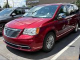 Used 2016 Chrysler Town & Country Touring-L image 2