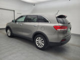 Used 2017 Kia Sorento L image 3
