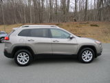 Used 2017 Jeep Cherokee Latitude w/ Comfort/Convenience Group image 4