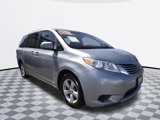 Used 2015 Toyota Sienna LE image 2