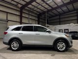 Used 2016 Kia Sorento LX image 4
