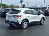 Used 2022 Ford Escape SE image 4