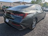 Used 2024 Hyundai Elantra SE image 4