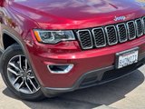 Used 2019 Jeep Grand Cherokee Laredo w/ 18" Wheel & 8.4" Radio Group image 3