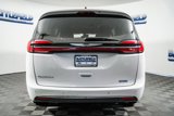 Used 2023 Chrysler Pacifica Touring-L image 5