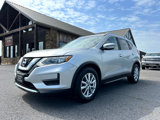 Used 2017 Nissan Rogue SV image 2