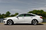 Used 2020 Honda Accord Touring image 6